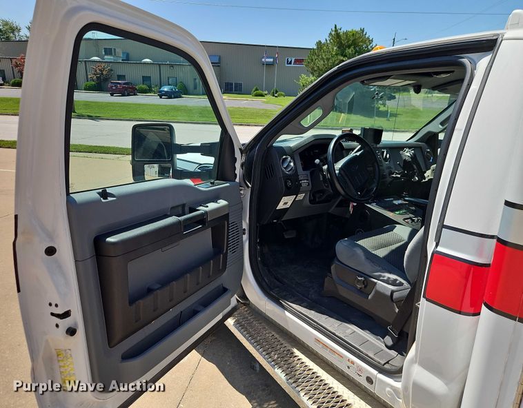 image for item EO4584 2014 Ford F550 ambulance