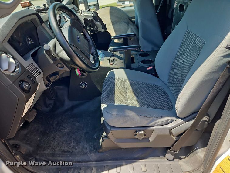 image for item EO4584 2014 Ford F550 ambulance