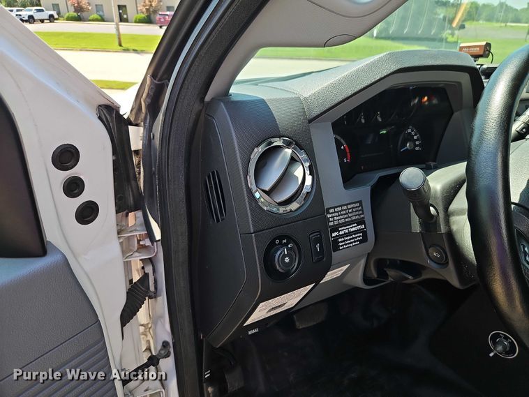 image for item EO4584 2014 Ford F550 ambulance