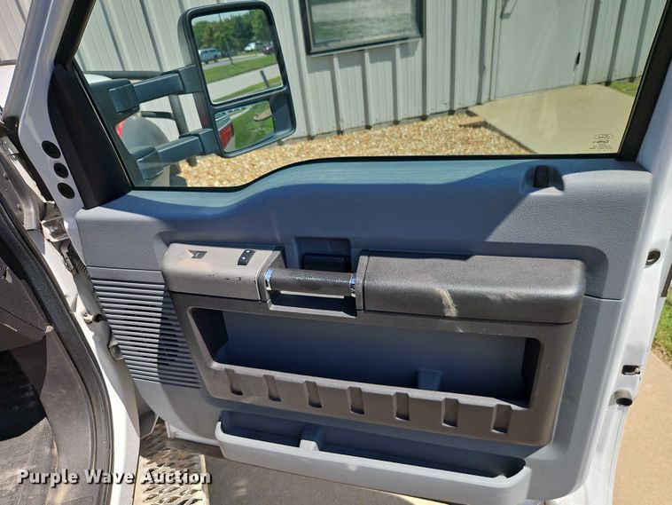 image for item EO4584 2014 Ford F550 ambulance