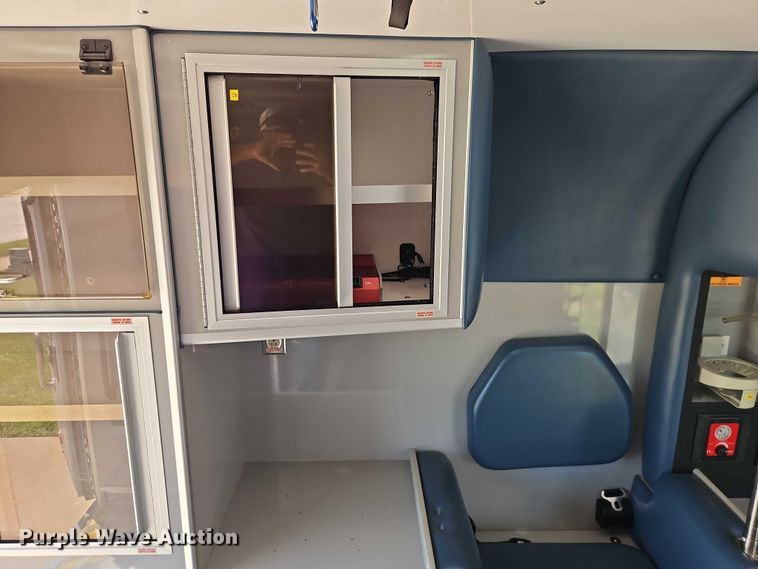 image for item EO4584 2014 Ford F550 ambulance