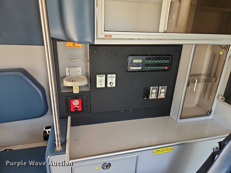 image for item EO4584 2014 Ford F550 ambulance