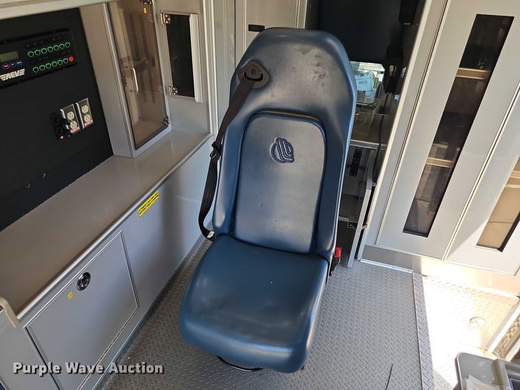 image for item EO4584 2014 Ford F550 ambulance