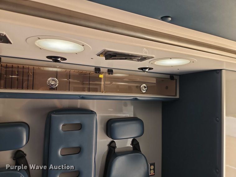 image for item EO4584 2014 Ford F550 ambulance