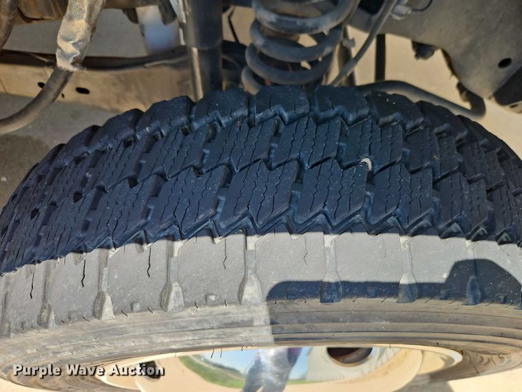 image for item EO4584 2014 Ford F550 ambulance