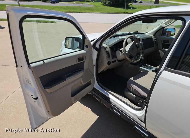 image for item EO4585 2009 Ford Escape SUV