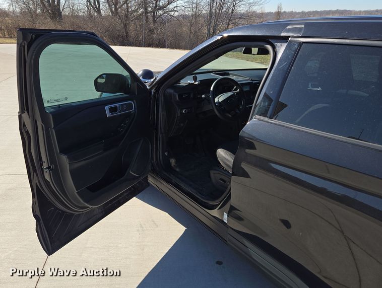 image for item EQ6809 2021 Ford  Explorer Police interceptor  SUV