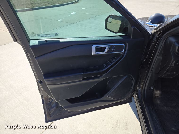 image for item EQ6809 2021 Ford  Explorer Police interceptor  SUV