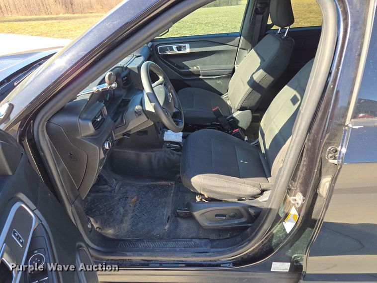 image for item EQ6809 2021 Ford  Explorer Police interceptor  SUV