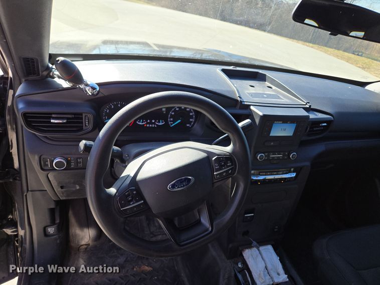 image for item EQ6809 2021 Ford  Explorer Police interceptor  SUV