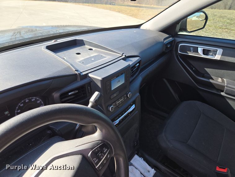 image for item EQ6809 2021 Ford  Explorer Police interceptor  SUV