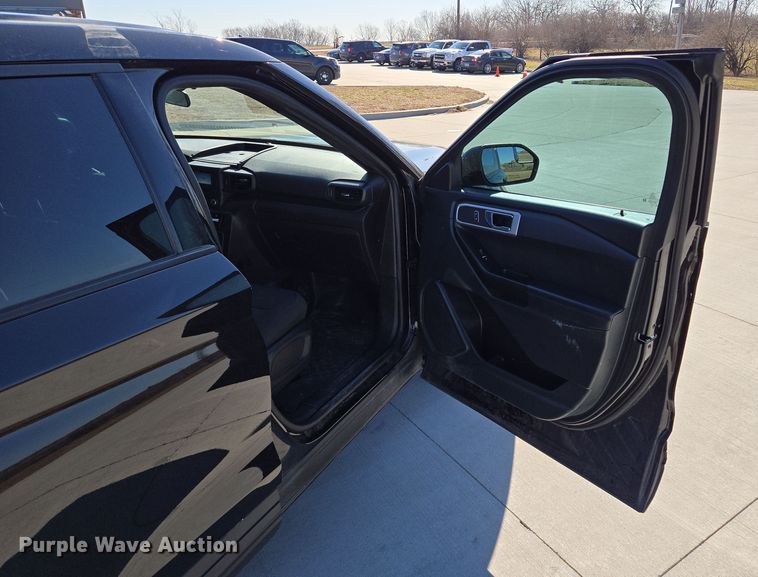 image for item EQ6809 2021 Ford  Explorer Police interceptor  SUV