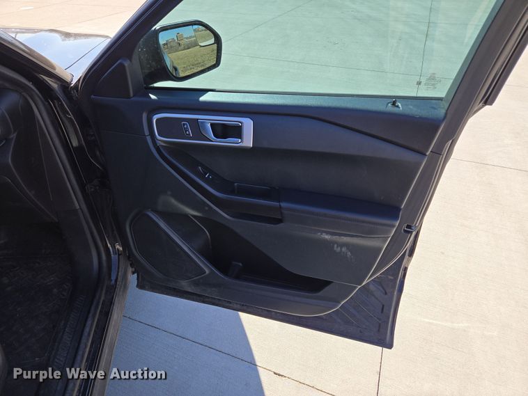 image for item EQ6809 2021 Ford  Explorer Police interceptor  SUV