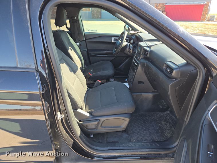 image for item EQ6809 2021 Ford  Explorer Police interceptor  SUV