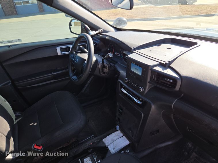 image for item EQ6809 2021 Ford  Explorer Police interceptor  SUV