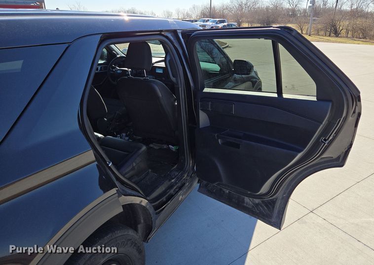 image for item EQ6809 2021 Ford  Explorer Police interceptor  SUV