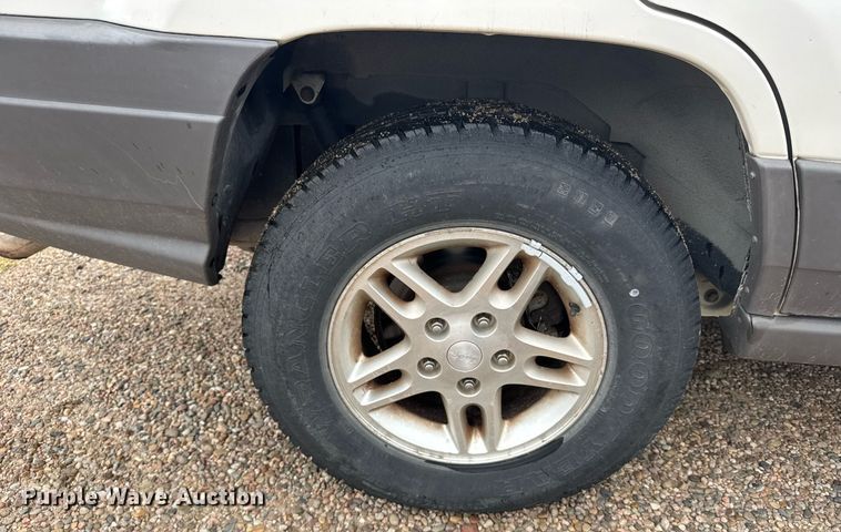 image for item ER2168 2003 Jeep Grand Cherokee Laredo SUV