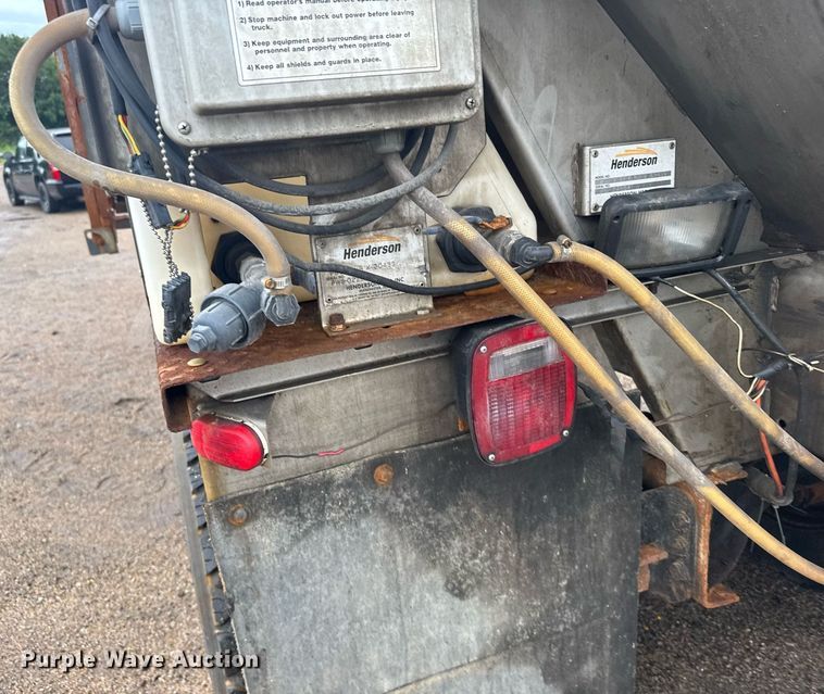 image for item ER2179 1995 Ford F700 flatbed truck