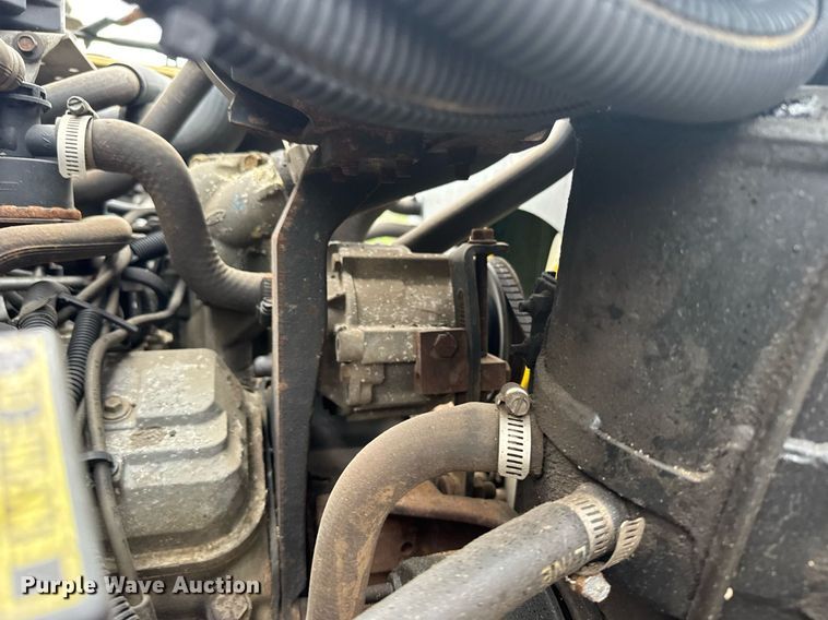 image for item ER2179 1995 Ford F700 flatbed truck