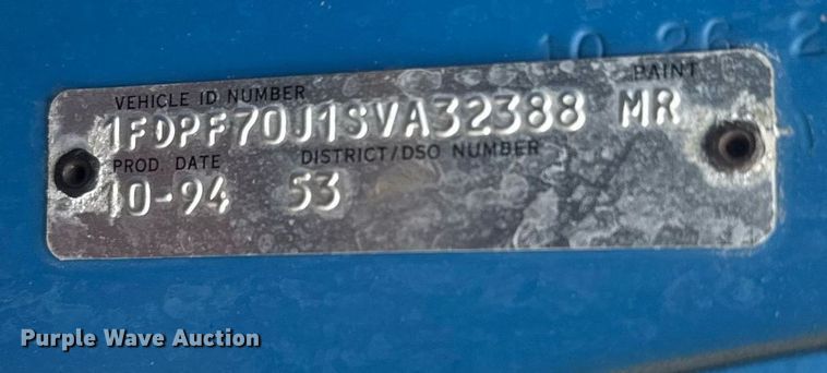 image for item ER2179 1995 Ford F700 flatbed truck