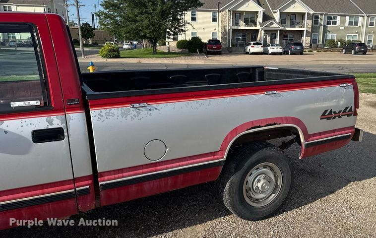 image for item ER2183 1990 GMC Sierra K1500 pickup truck