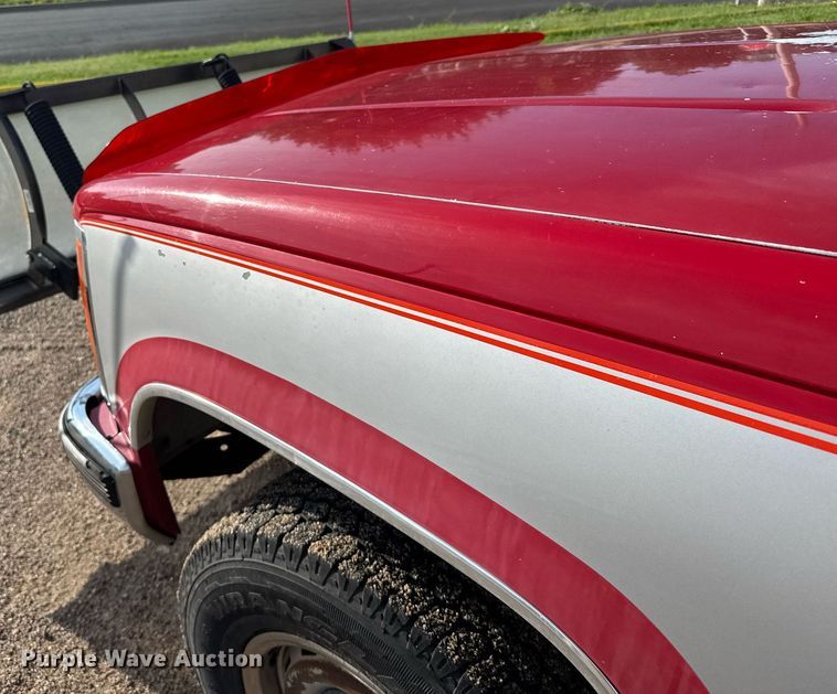 image for item ER2183 1990 GMC Sierra K1500 pickup truck