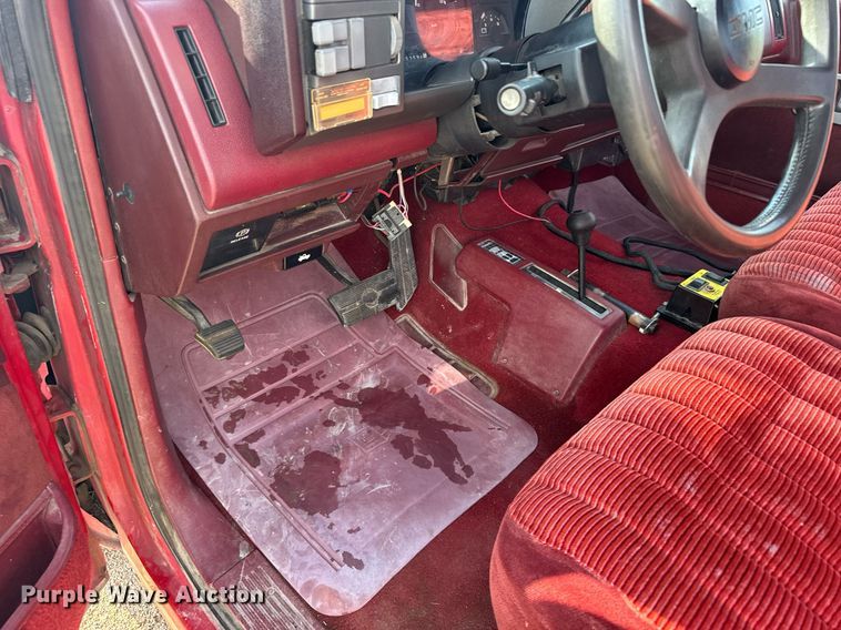 image for item ER2183 1990 GMC Sierra K1500 pickup truck