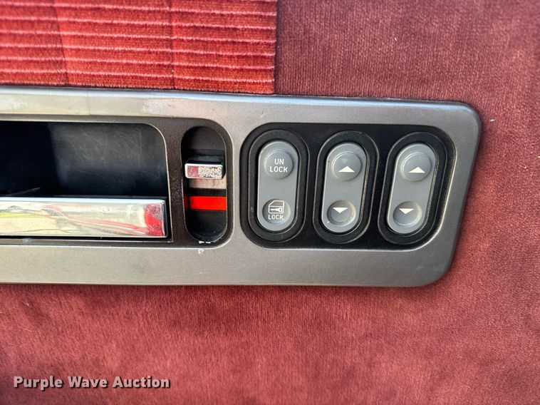 image for item ER2183 1990 GMC Sierra K1500 pickup truck