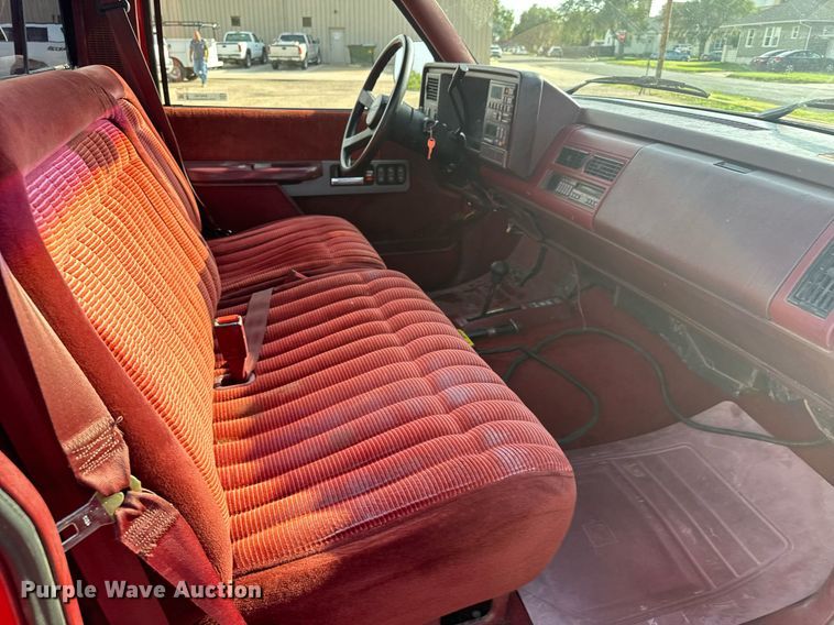 image for item ER2183 1990 GMC Sierra K1500 pickup truck