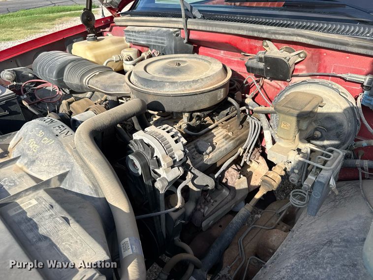 image for item ER2183 1990 GMC Sierra K1500 pickup truck