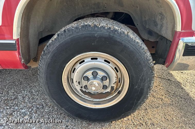 image for item ER2183 1990 GMC Sierra K1500 pickup truck