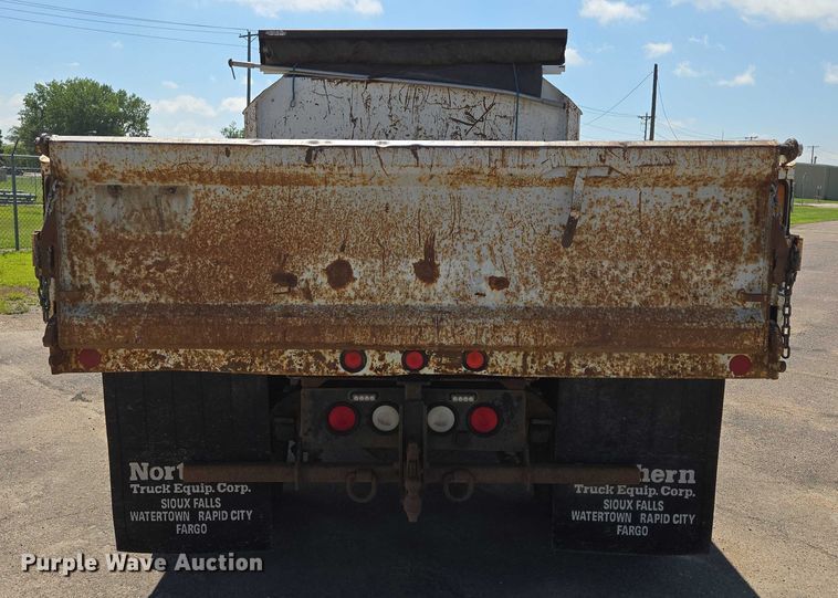 image for item ER5445 2007 GMC C6500 dump truck