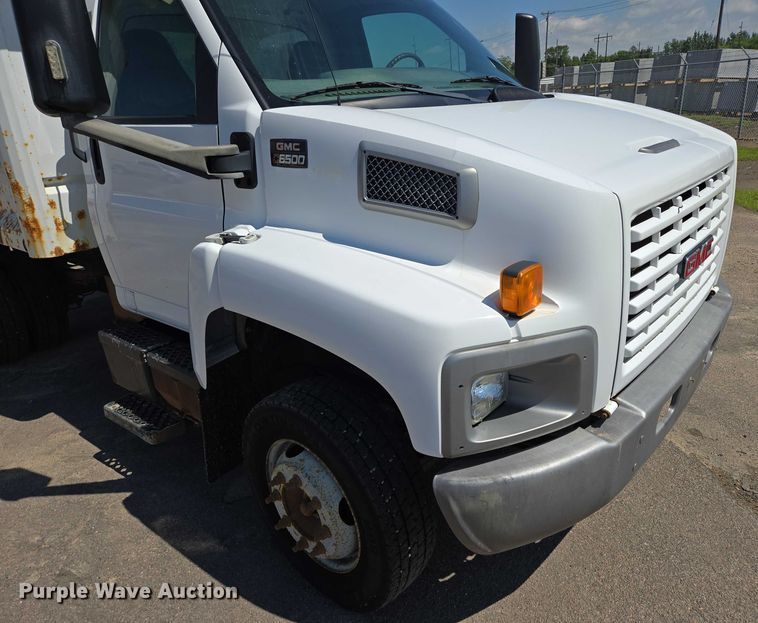 image for item ER5445 2007 GMC C6500 dump truck