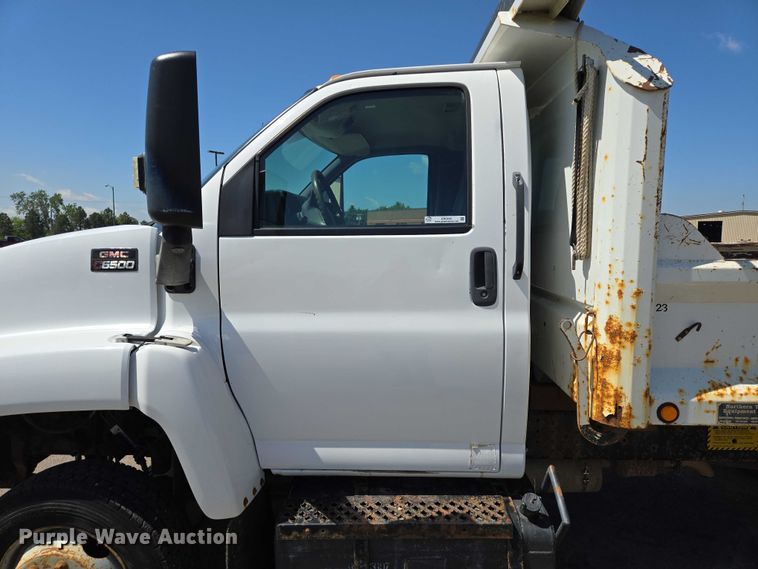 image for item ER5445 2007 GMC C6500 dump truck