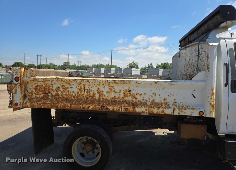 image for item ER5445 2007 GMC C6500 dump truck