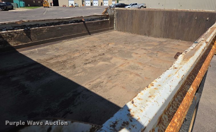 image for item ER5445 2007 GMC C6500 dump truck