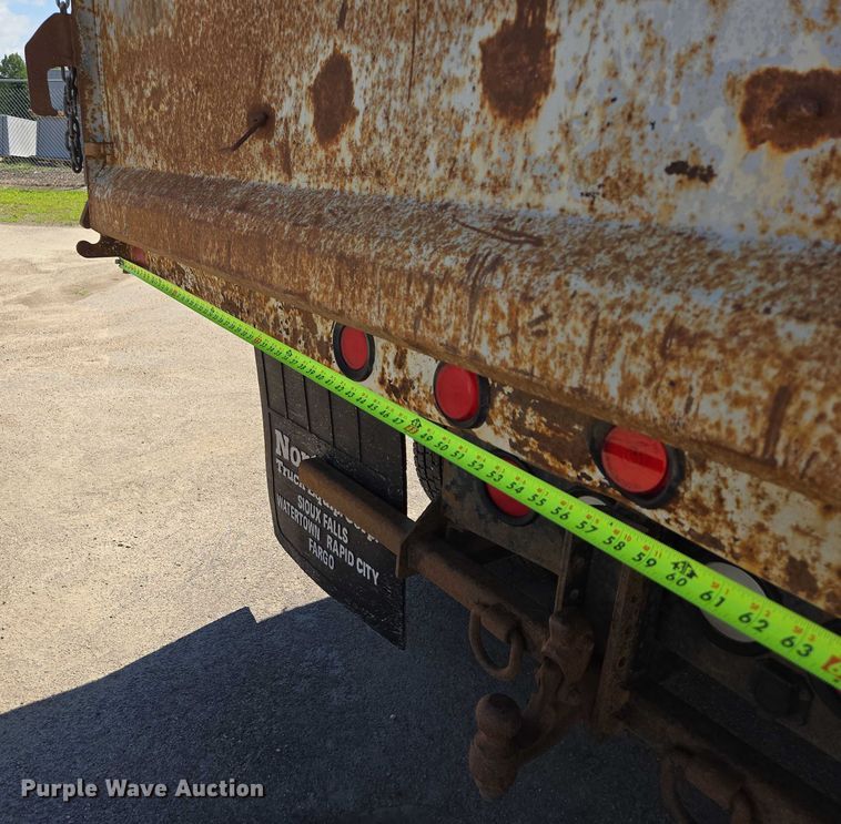 image for item ER5445 2007 GMC C6500 dump truck