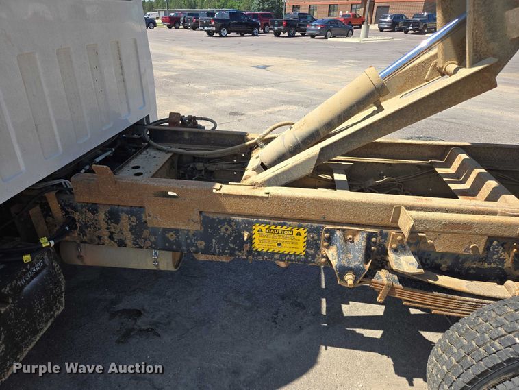 image for item ER5445 2007 GMC C6500 dump truck