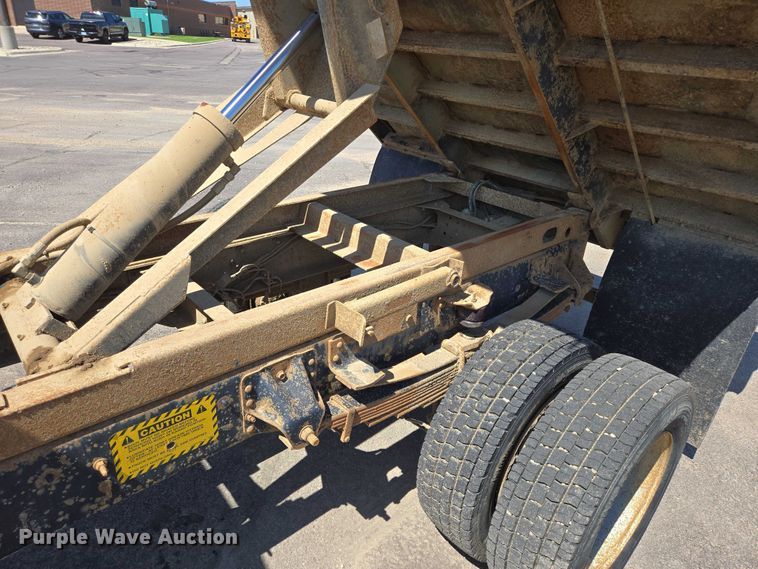 image for item ER5445 2007 GMC C6500 dump truck