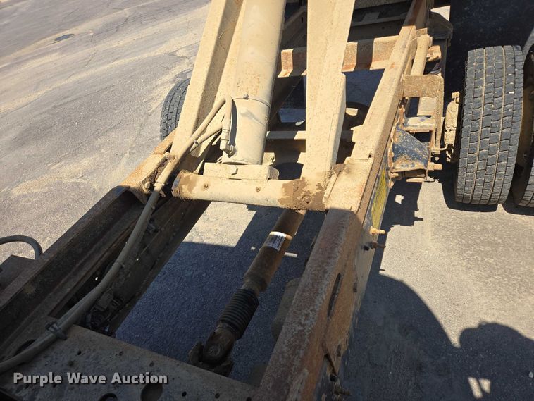 image for item ER5445 2007 GMC C6500 dump truck