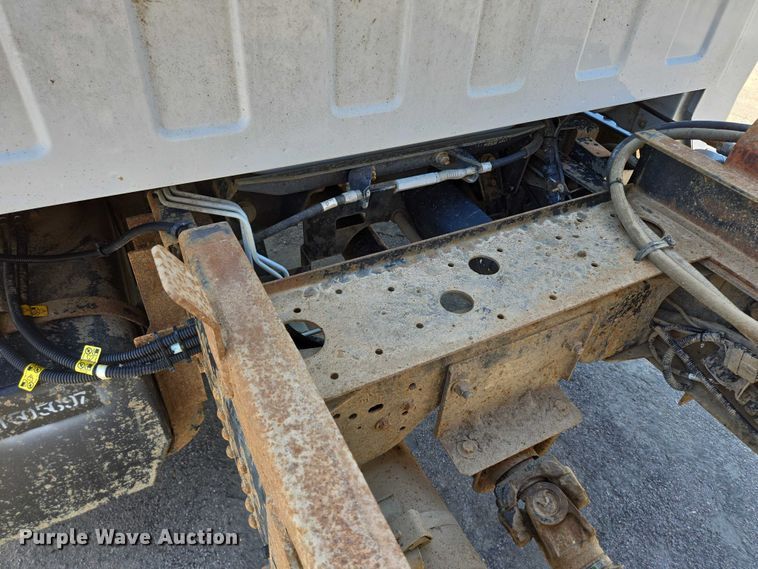 image for item ER5445 2007 GMC C6500 dump truck