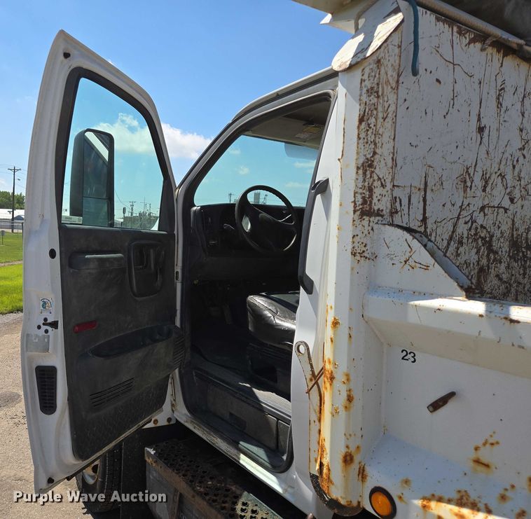 image for item ER5445 2007 GMC C6500 dump truck