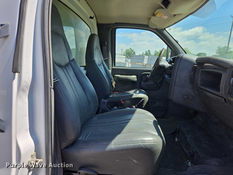 image for item ER5445 2007 GMC C6500 dump truck