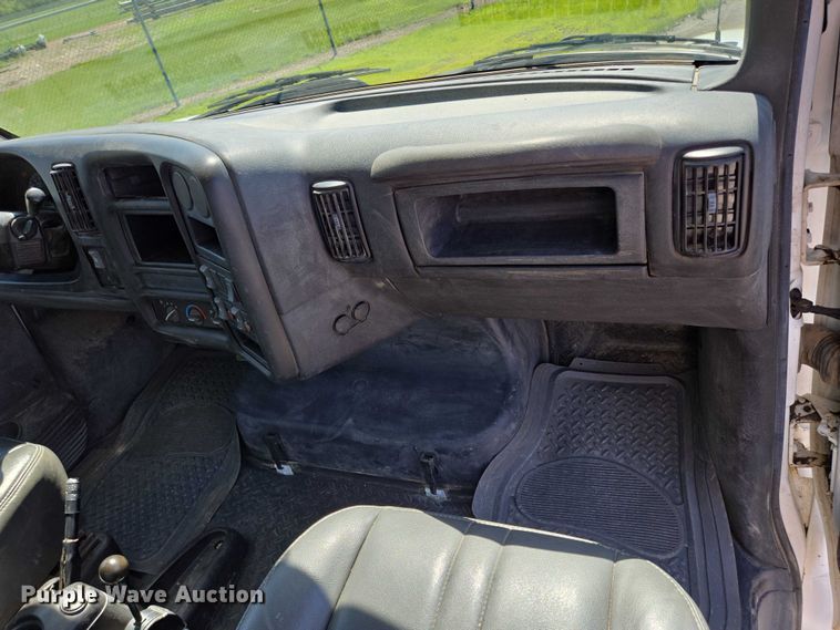 image for item ER5445 2007 GMC C6500 dump truck