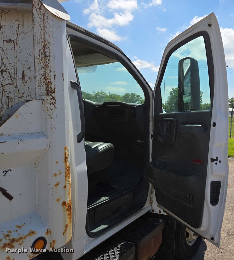 image for item ER5445 2007 GMC C6500 dump truck