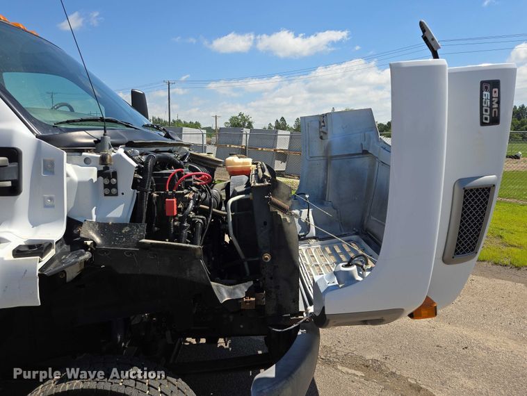 image for item ER5445 2007 GMC C6500 dump truck