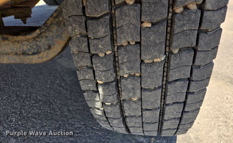 image for item ER5445 2007 GMC C6500 dump truck