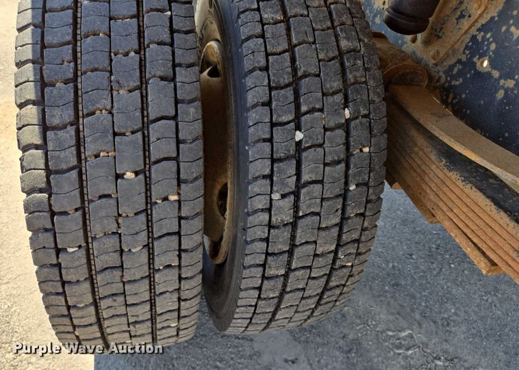 image for item ER5445 2007 GMC C6500 dump truck