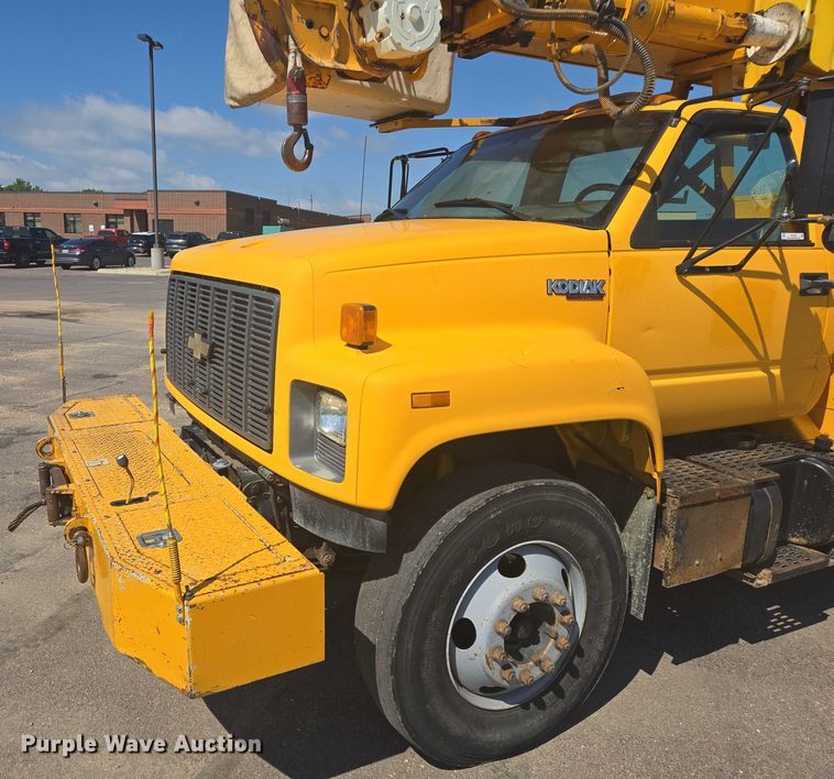 image for item ER5446 1996 Chevrolet Kodiak digger derrick truck