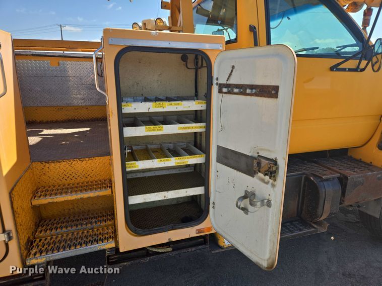 image for item ER5446 1996 Chevrolet Kodiak digger derrick truck